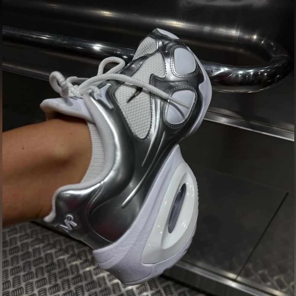 Nike 💅✨ Air Max Muse Y2K Runner White Metallic Silver Shoes FV1920-100 7 8 9 9.5 - Picture 8 of 12
